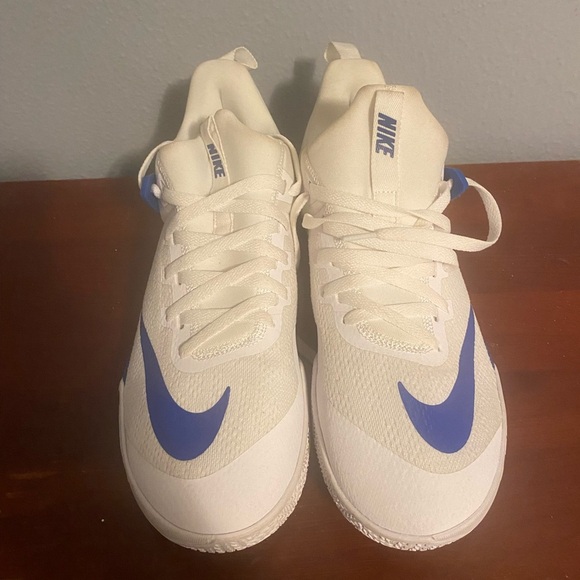 Nike Kids Sneakers in Blue and White Nike zoom shift - Picture 7 of 7